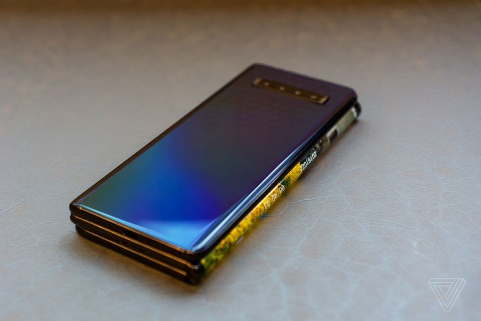 Cận cảnh smartphone màn hình gập 3 và smartphone trượt để mở rộng màn hình - 5 Cận cảnh smartphone màn hình gập 3 và smartphone trượt để mở rộng màn hình - 5