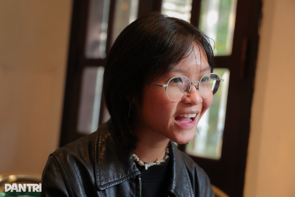 Con gái NSND Công Lý: Bố chỉ thể hiện tình cảm lúc… say - 6