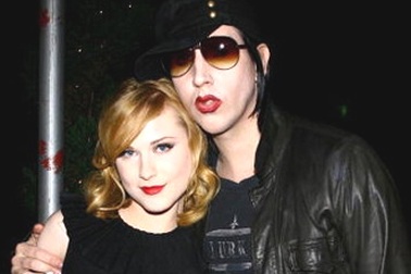 Marilyn Manson gọi điện cho người yêu 158 lần mỗi ngày