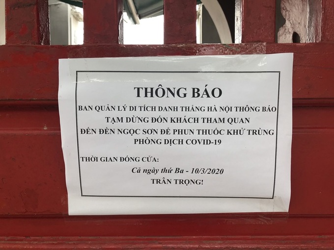 Hà Nội tiến hành tiêu độc khử trùng các khu di tích để đảm bảo an toàn cho du khách giữa mùa dịch Covid-19 - Ảnh 17. Hà Nội tiến hành tiêu độc khử trùng các khu di tích để đảm bảo an toàn cho du khách giữa mùa dịch Covid-19 - Ảnh 17.