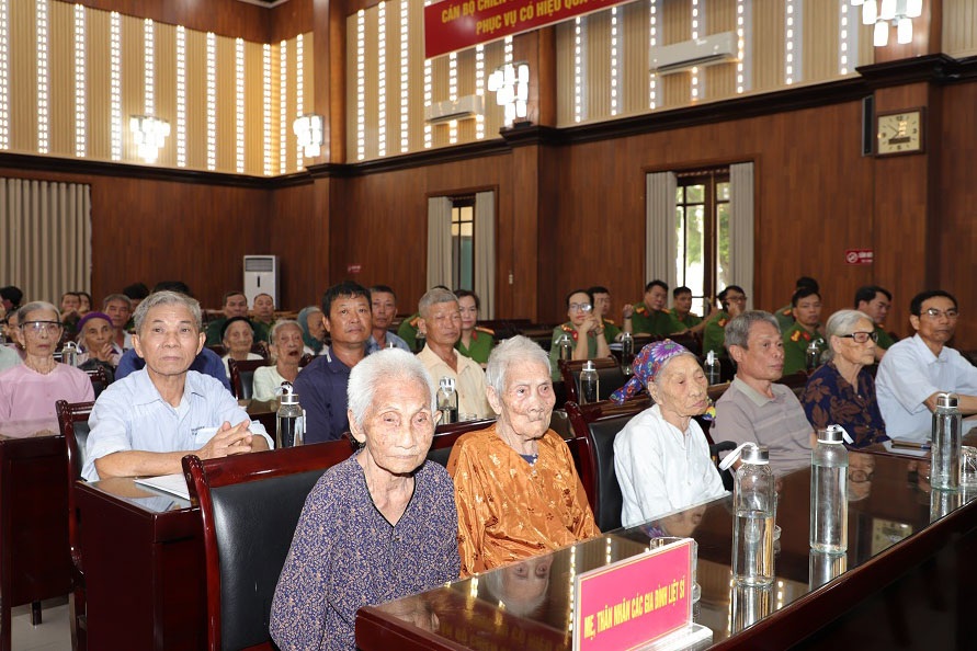 Thu nhận mẫu ADN thân nhân hơn 9.000 liệt sĩ chưa xác định được thông tin - 1 Thu nhận mẫu ADN thân nhân hơn 9.000 liệt sĩ chưa xác định được thông tin - 1