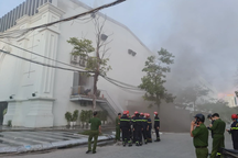 Cháy quán bar lớn nhất nhì đất Cảng