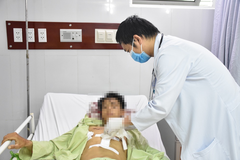 Sóc Trăng: Cứu sống một bệnh nhân bị đâm thủng phổi - 1 Sóc Trăng: Cứu sống một bệnh nhân bị đâm thủng phổi - 1