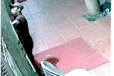 2 đạo chích đột nhập nhà đền phá hòm công đức lấy 300 triệu đồng