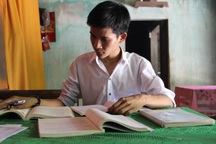 Nam sinh nhà nghèo đạt 27,85 điểm khối A ước mơ vào trường Quân sự