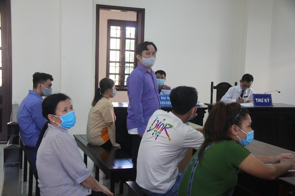 Ba đối tượng tra tấn người phụ nữ đến sẩy thai - 1 Ba đối tượng tra tấn người phụ nữ đến sẩy thai - 1