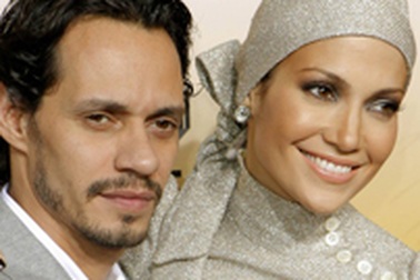 Jennifer Lopez ghen với bạn của chồng