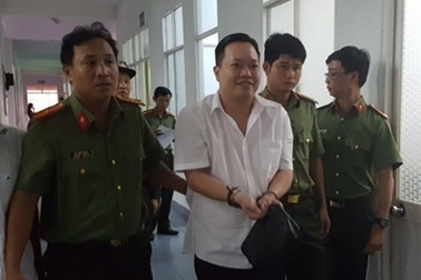 Khởi tố nguyên Giám đốc, Phó giám đốc Ngân hàng Agribank Cần Thơ