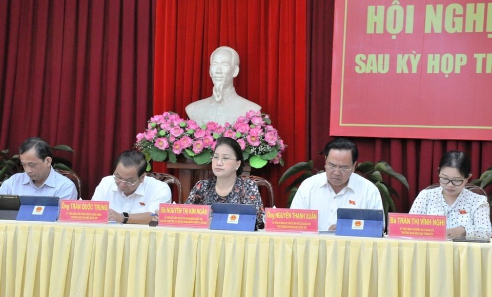 Chủ tịch Quốc hội: Không lơ là chống dịch, đề phòng làn sóng Covid-19 thứ 3 - 1 Chủ tịch Quốc hội: Không lơ là chống dịch, đề phòng làn sóng Covid-19 thứ 3 - 1