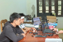 Bắt giữ 2 thanh niên vít ga, hô "thông chốt" CSGT