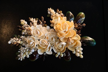 Người phụ nữ khuyết tật "hô biến" vỏ ốc vô tri thành tác phẩm nghệ thuật