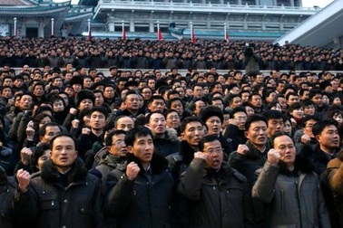 Người Triều Tiên tuần hành ủng hộ ông Kim Jong-un