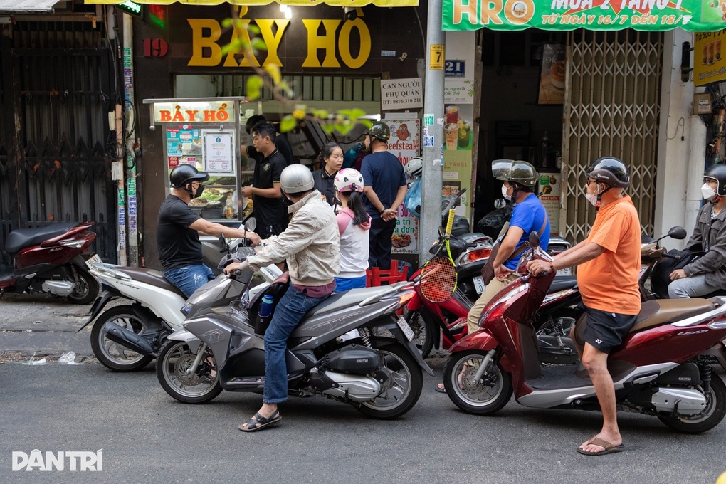 Xe bon me duy nhất tại Đại học Havard và niềm tự hào bánh mì Việt Nam - 5 Xe bon me duy nhất tại Đại học Havard và niềm tự hào bánh mì Việt Nam - 5