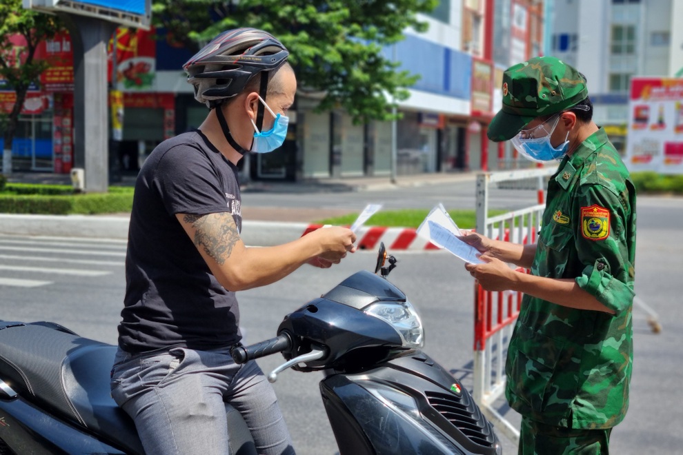 Đường phố Đà Nẵng ngày thứ 7 thi hành lệnh ai ở đâu ở yên đó - 7 Đường phố Đà Nẵng ngày thứ 7 thi hành lệnh ai ở đâu ở yên đó - 7