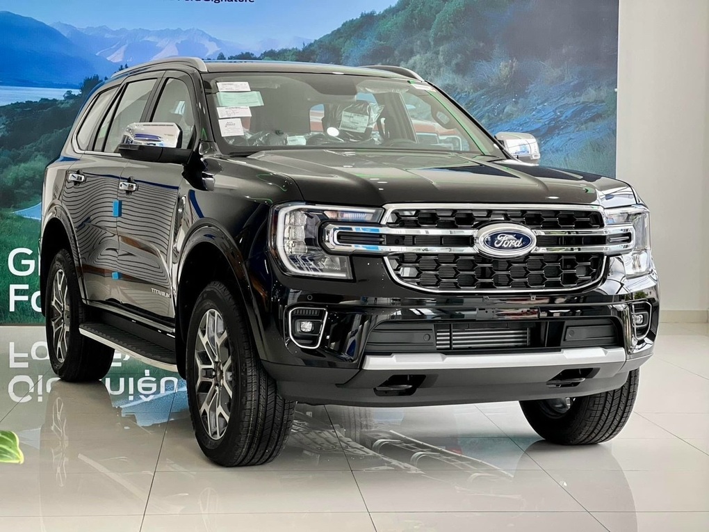 Ô tô đua giảm giá cả trăm triệu đồng tháng 5, đại lý vẫn đỏ mắt tìm khách - 1 Ô tô đua giảm giá cả trăm triệu đồng tháng 5, đại lý vẫn đỏ mắt tìm khách - 1