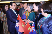 Thủ tướng tới Auckland, lần đầu tiên thăm chính thức New Zealand