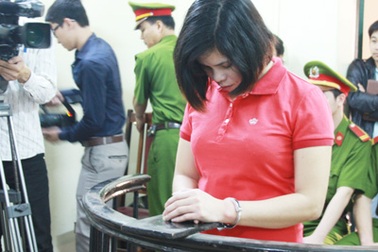 Hà Nội: Nữ phạm bắt cóc bé sơ sinh nhận án, khóc ròng 