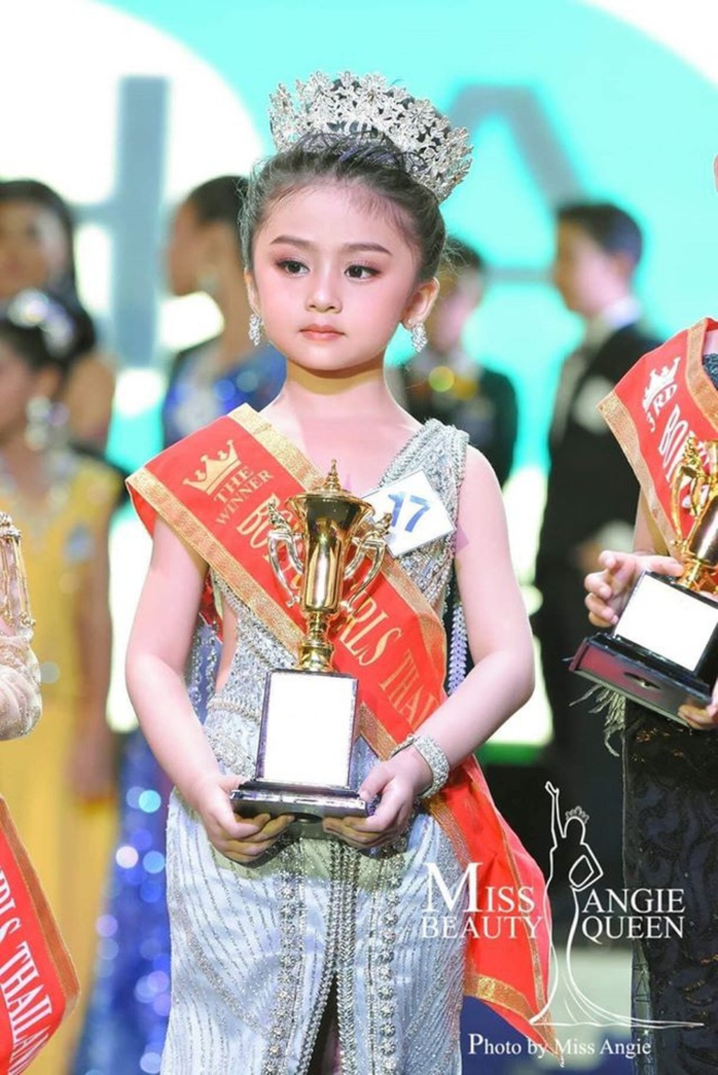 Cuộc đời những đứa trẻ nổi tiếng bị đẩy vào làng giải trí từ khi còn nhỏ - 1 Cuộc đời những đứa trẻ nổi tiếng bị đẩy vào làng giải trí từ khi còn nhỏ - 1