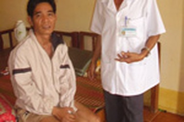 Một con nghiện tự “mổ bụng” tại trung tâm cai nghiện 