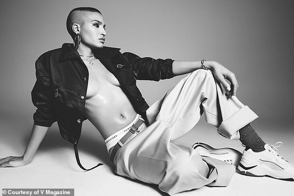 Những năm tháng đau đớn của một người đẹp chuyển giới - 3