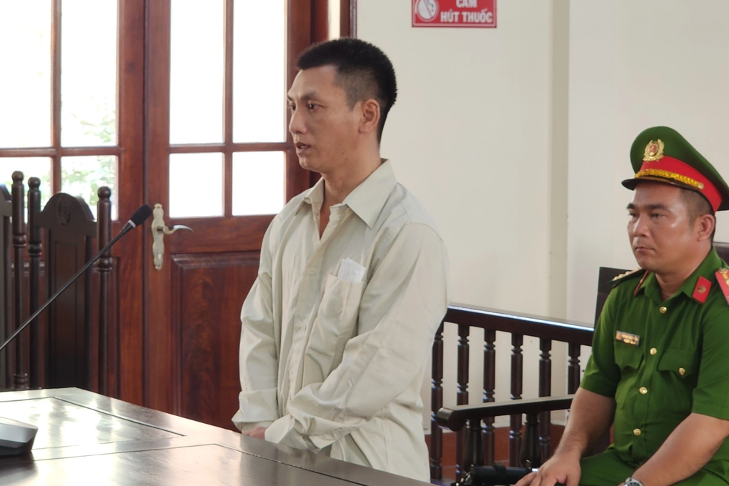 Tuyên án người chồng dùng dao rọc giấy cắt cổ vợ - 1 Tuyên án người chồng dùng dao rọc giấy cắt cổ vợ - 1