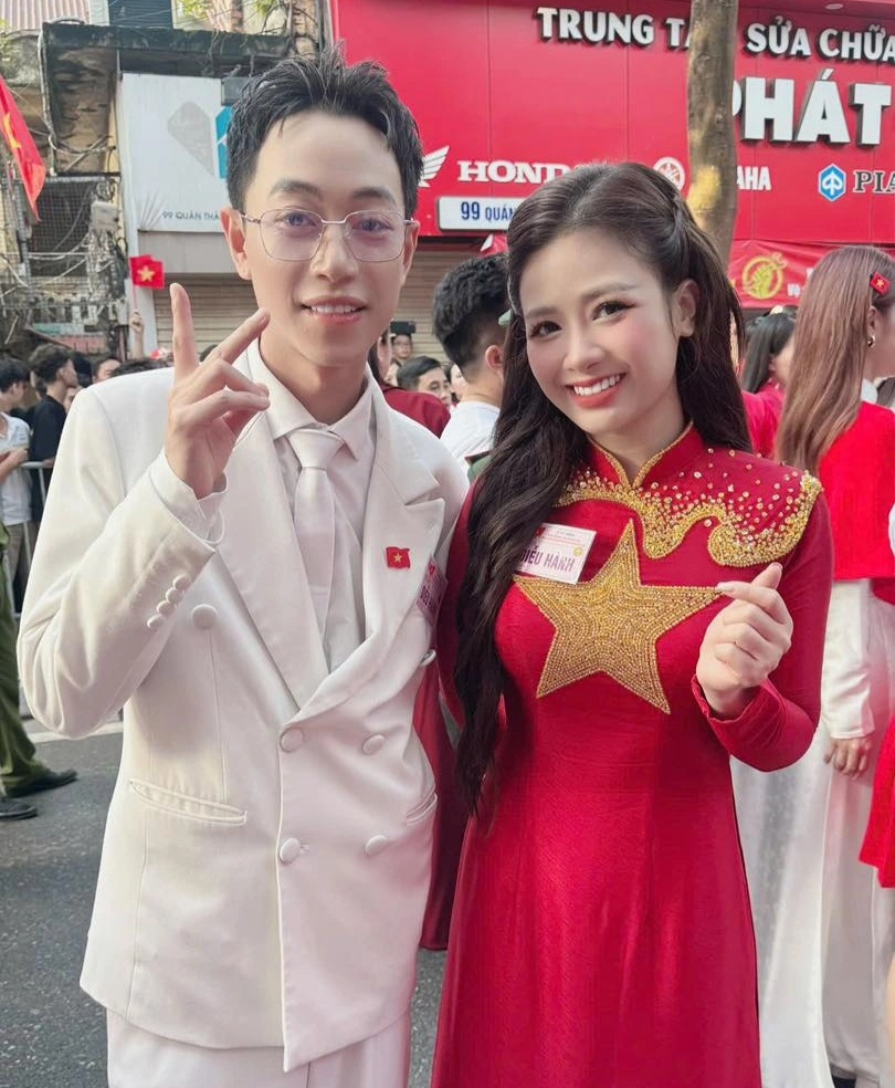 My Tam, Trang Phap, Hoa Minzy ແຂ່ງຂັນຄວາມງາມກັບ Ao Dai ເພື່ອສະເຫຼີມສະຫຼອງວັນຊາດ - 5 Mỹ Tâm, Trang Pháp, Hòa Minzy đọ sắc với áo dài mừng ngày Quốc khánh - 5