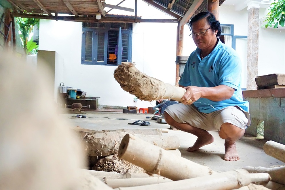 Đồ dùng độc nhất vô nhị từ gốc tre của người đàn ông một tay - 8 Đồ dùng độc nhất vô nhị từ gốc tre của người đàn ông một tay - 8