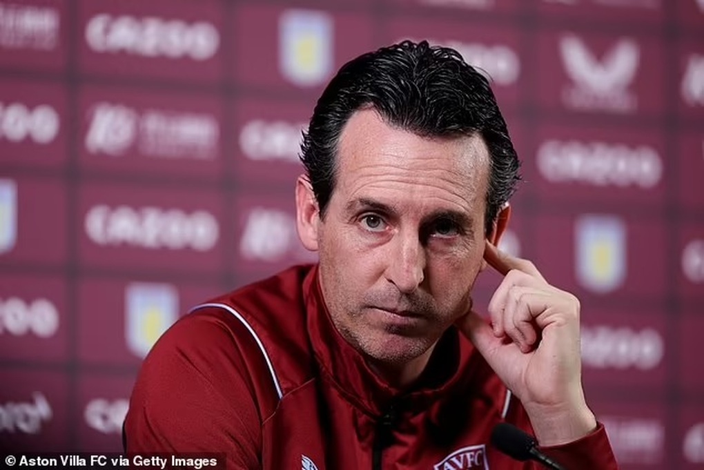 HLV Aston Villa không hài lòng với cách ăn mừng của Emiliano Martinez - 2 HLV Aston Villa không hài lòng với cách ăn mừng của Emiliano Martinez - 2