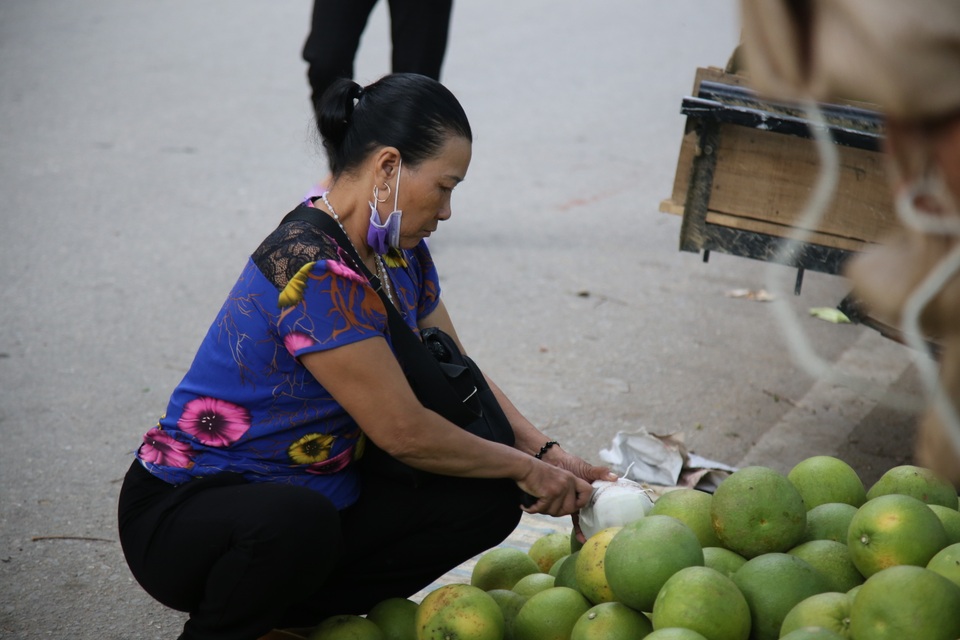 Soi đèn đi chợ bưởi lúc đêm khuya - 4 Soi đèn đi chợ bưởi lúc đêm khuya - 4