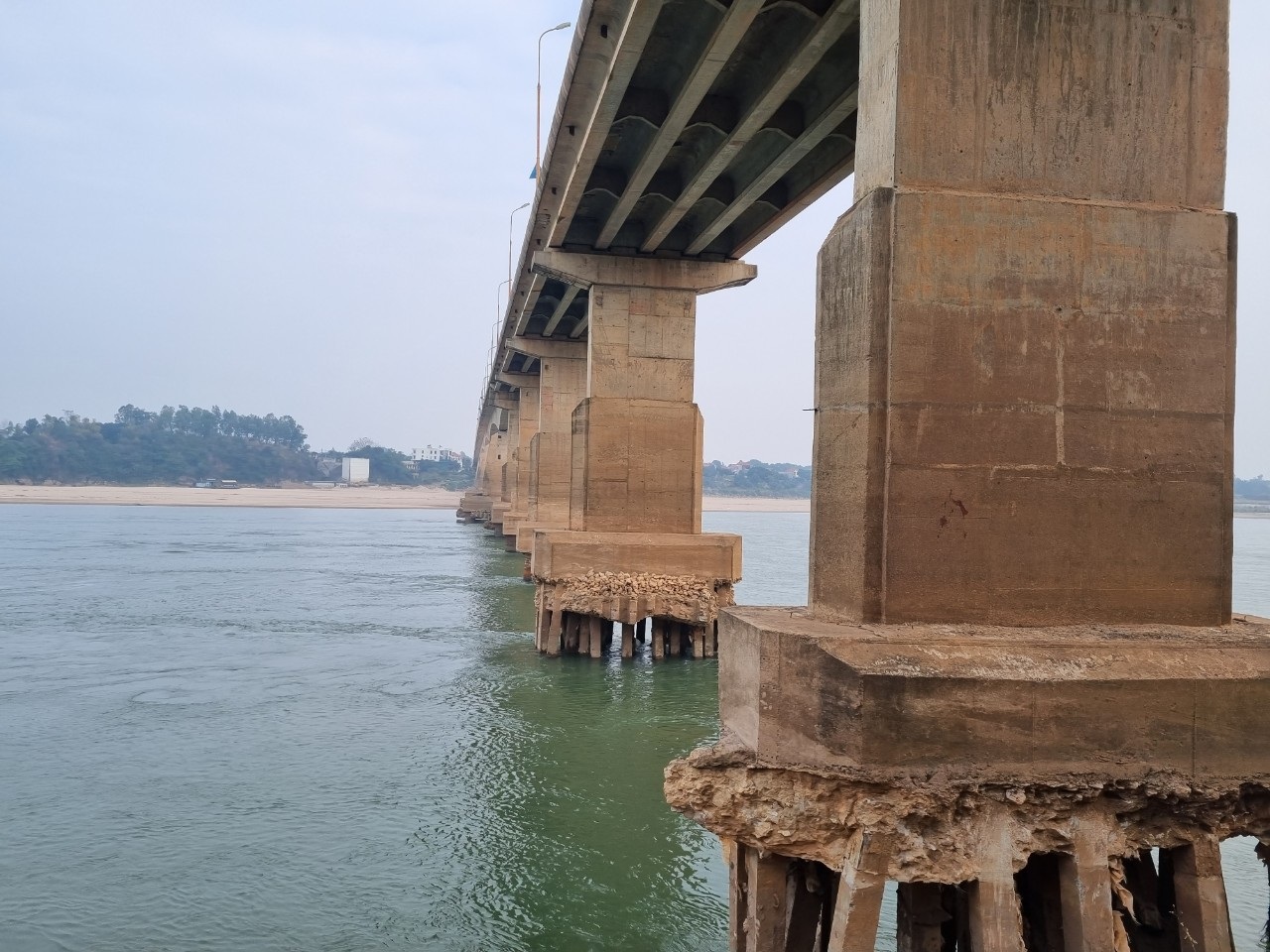 Trụ cầu Trung Hà nối Hà Nội - Phú Thọ trơ sắt thép: Chưa có phương án sửa - 2