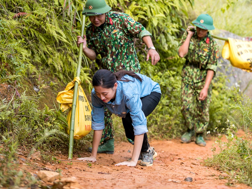 Qui Phúc chung tay cùng Hoa hậu Lương Thùy Linh hiện thực hóa ước mơ “Xây đường trên núi” - 3 Qui Phúc chung tay cùng Hoa hậu Lương Thùy Linh hiện thực hóa ước mơ “Xây đường trên núi” - 3