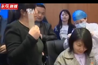 Bí mật trong mẫu tóc khiến 6 công chức Trung Quốc mất việc