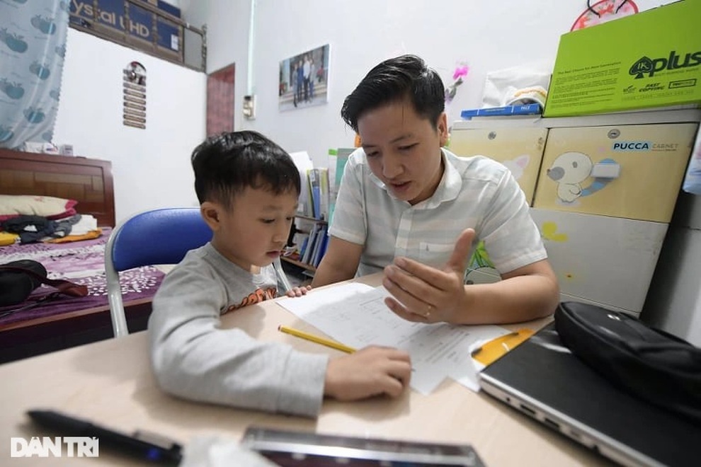 Đôi vợ chồng bán vịt nhận nuôi 7 trẻ mồ côi người dân tộc - 2 Đôi vợ chồng bán vịt nhận nuôi 7 trẻ mồ côi người dân tộc - 2