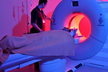 Hi hữu ca tử vong do bị hút vào máy chụp cộng hưởng từ