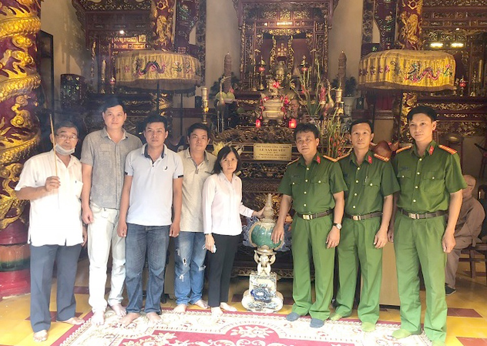 Trộm cổ vật trị giá 350 triệu đồng, mang đi bán... 13 triệu đồng - 2 Trộm cổ vật trị giá 350 triệu đồng, mang đi bán... 13 triệu đồng - 2