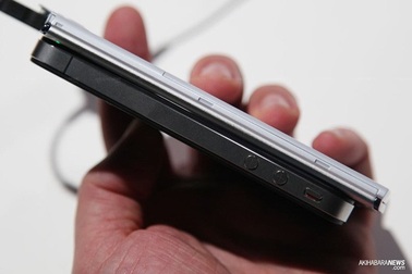 Smartphone mỏng nhất thế giới chính thức ra mắt