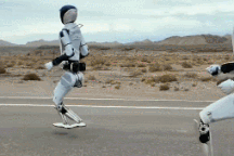 Cuộc thi chạy giữa các robot hình người tại Trung Quốc áp dụng luật độc đáo