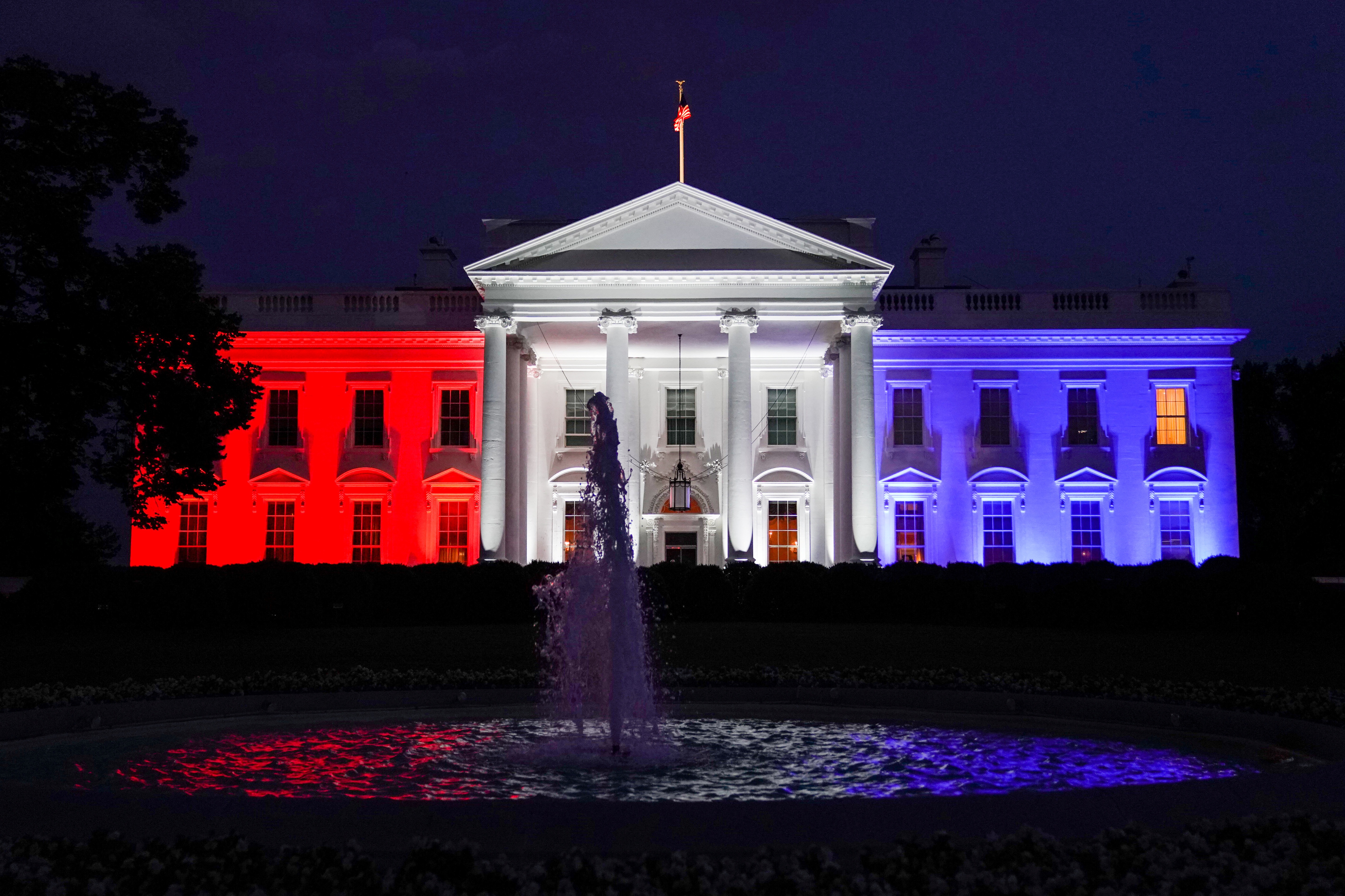 Dàn máy bay quân sự phô diễn sức mạnh mừng quốc khánh Mỹ - 6