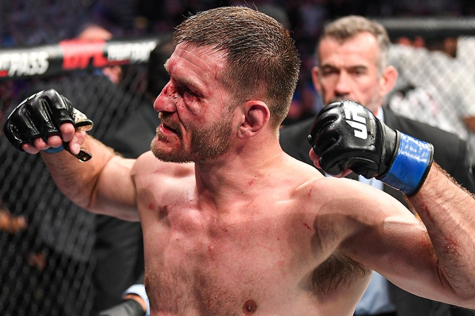 Mất đai hạng nặng, nhà cựu vô địch UFC nói điều bất ngờ - 2 Mất đai hạng nặng, nhà cựu vô địch UFC nói điều bất ngờ - 2