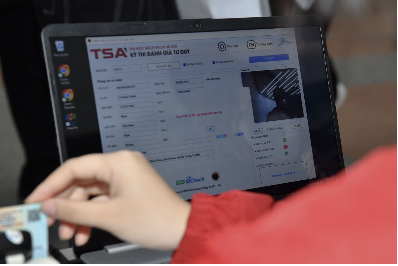 Το Τεχνολογικό Πανεπιστήμιο ανοίγει την πύλη για τις εξετάσεις σκέψης: Ο αριθμός των υποψηφίων τριπλασιάζεται, πολλές θέσεις είναι σχεδόν γεμάτες - 2 ĐH Bách khoa mở cổng thi tư duy: Số lượng cao gấp 3, nhiều điểm gần hết chỗ - 2