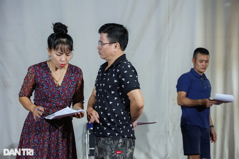 Nhà hát Cải lương xuống cấp, tường bong tróc, nghệ sĩ không có thưởng Tết - 10 Nhà hát Cải lương xuống cấp, tường bong tróc, nghệ sĩ không có thưởng Tết - 10