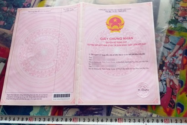 Mất cả trăm triệu vì tin lời mời "làm sổ đỏ... từ xa"