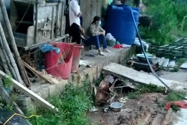 Hai mẹ con bị điện giật tử vong