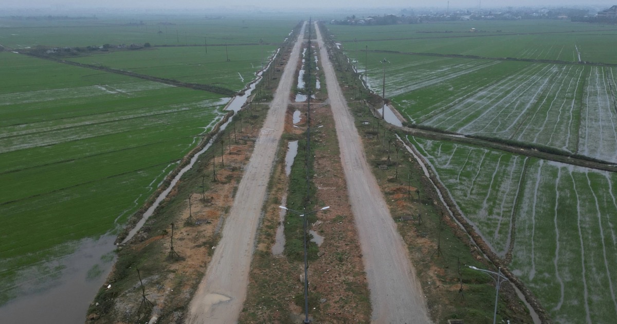 Đường 5km làm 7 năm không xong được thi công trở lại