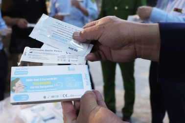 Thu giữ gần 60.000 kit test Covid-19 "made in China" ở Cảng Hà Nội