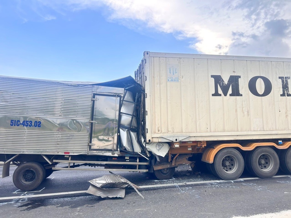 Vì sao cao tốc qua Khánh Hòa, Bình Thuận liên tục xảy ra tai nạn? - 1 Vì sao cao tốc qua Khánh Hòa, Bình Thuận liên tục xảy ra tai nạn? - 1