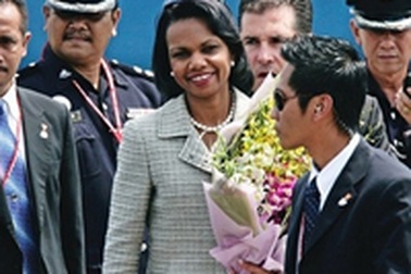 Condoleezza Rice chơi dương cầm tại Hội nghị thượng đỉnh ASEAN