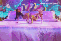 Ranh giới giữa trình diễn "gợi cảm" và "gợi dục" là gì?