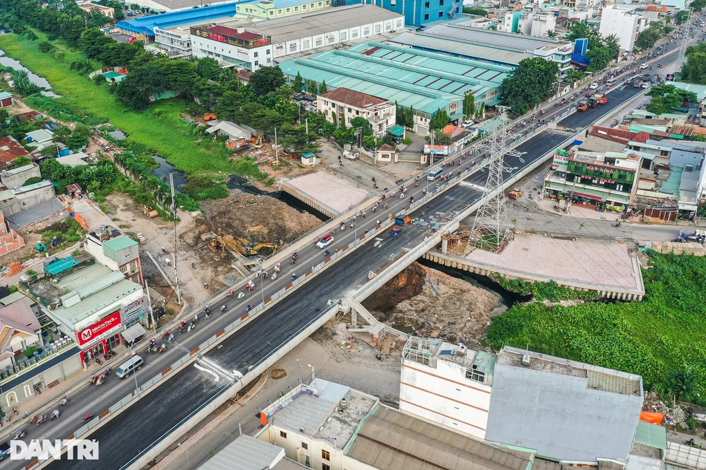 Thông xe cầu Bưng, giảm ùn tắc khu vực Tây Bắc TPHCM - 3 Thông xe cầu Bưng, giảm ùn tắc khu vực Tây Bắc TPHCM - 3