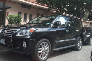 Bộ Xây dựng xin xe Lexus và Land Cruiser từ HUD về cho "nhiệm vụ đặc thù"
